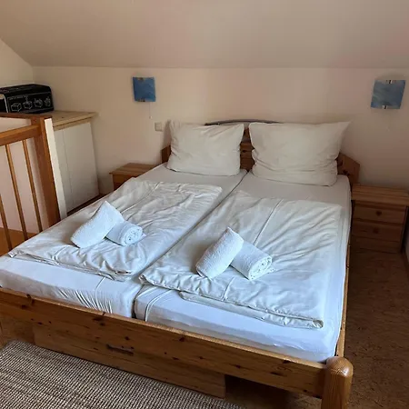 Piratenkombuese アパート グロヴェ